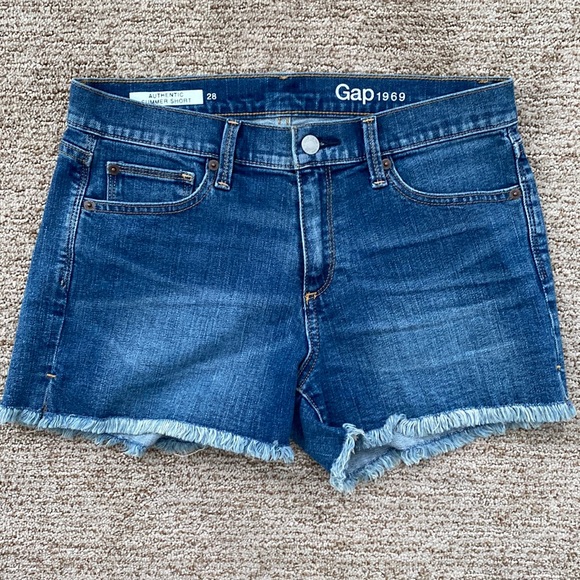 GAP Pants - Gap Jean Shorts 💙4/$20❤️